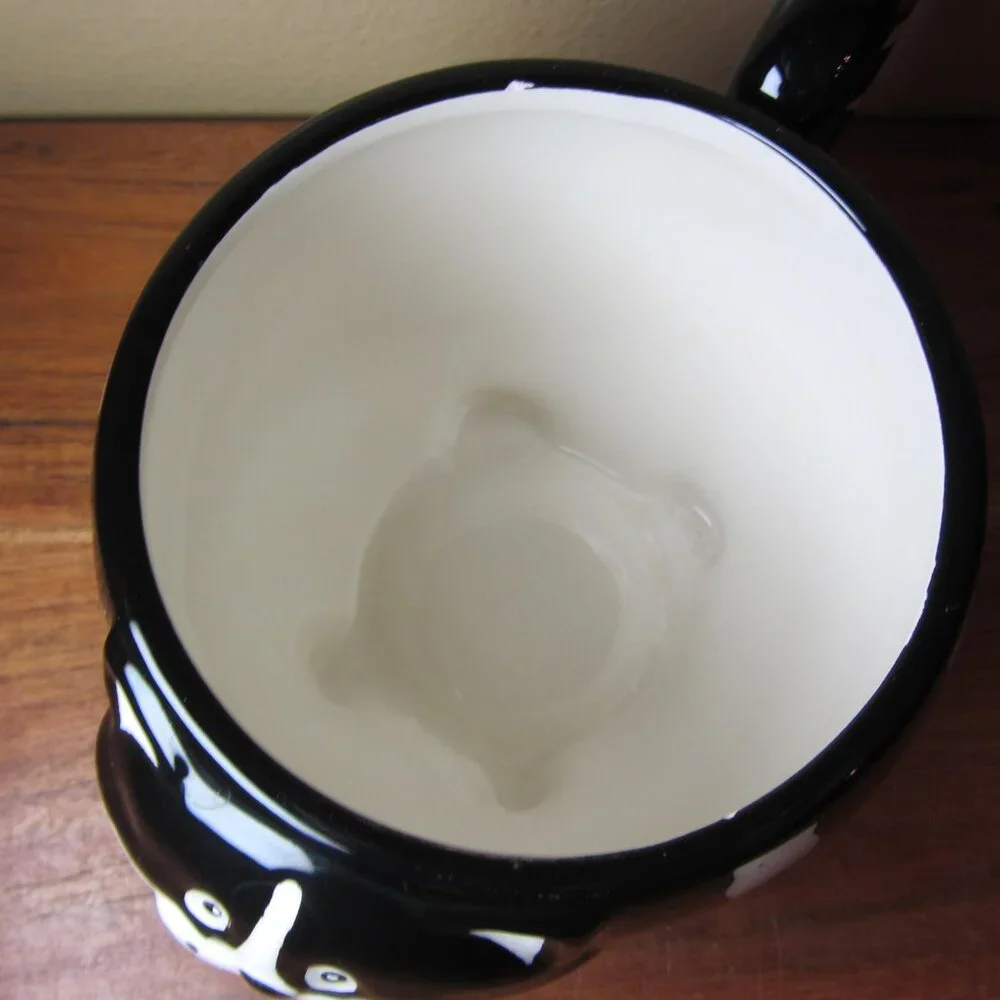 *BOGO mugs* 18 oz dolomite chubby black & white cat pier 1 mug (W5709)